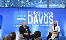 Prezident İlham Əliyev Davosda “Azərbaycan rəhbərliyi ilə səhər yeməyi” adlı tədbirdə iştirak edib