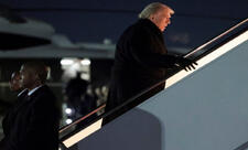 Trampın Davosa uçan təyyarəsi nasazlığa görə geri qayıdıb