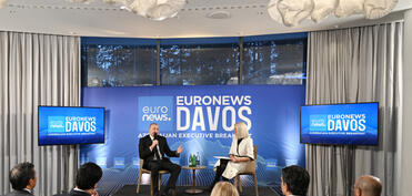 Prezident İlham Əliyev Davosda “Azərbaycan rəhbərliyi ilə səhər yeməyi” adlı tədbirdə iştirak edib