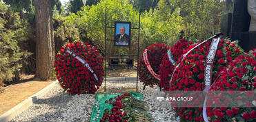 Xalq artisti Arif Babayevin qəbirüstü abidəsi hazırlanacaq