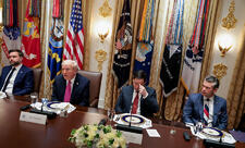 Tramp mümkün varislərin adlarını açıqlayıb