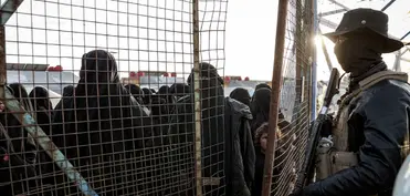 ABŞ Suriyada həbsdə olan 7 minədək İŞİD-çini İraqa köçürür