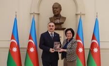 Aida Eyvazlı Göytürkün “Sahaya” kitabı türk dilinə uyğunlaşdırılaraq işıq üzü görüb