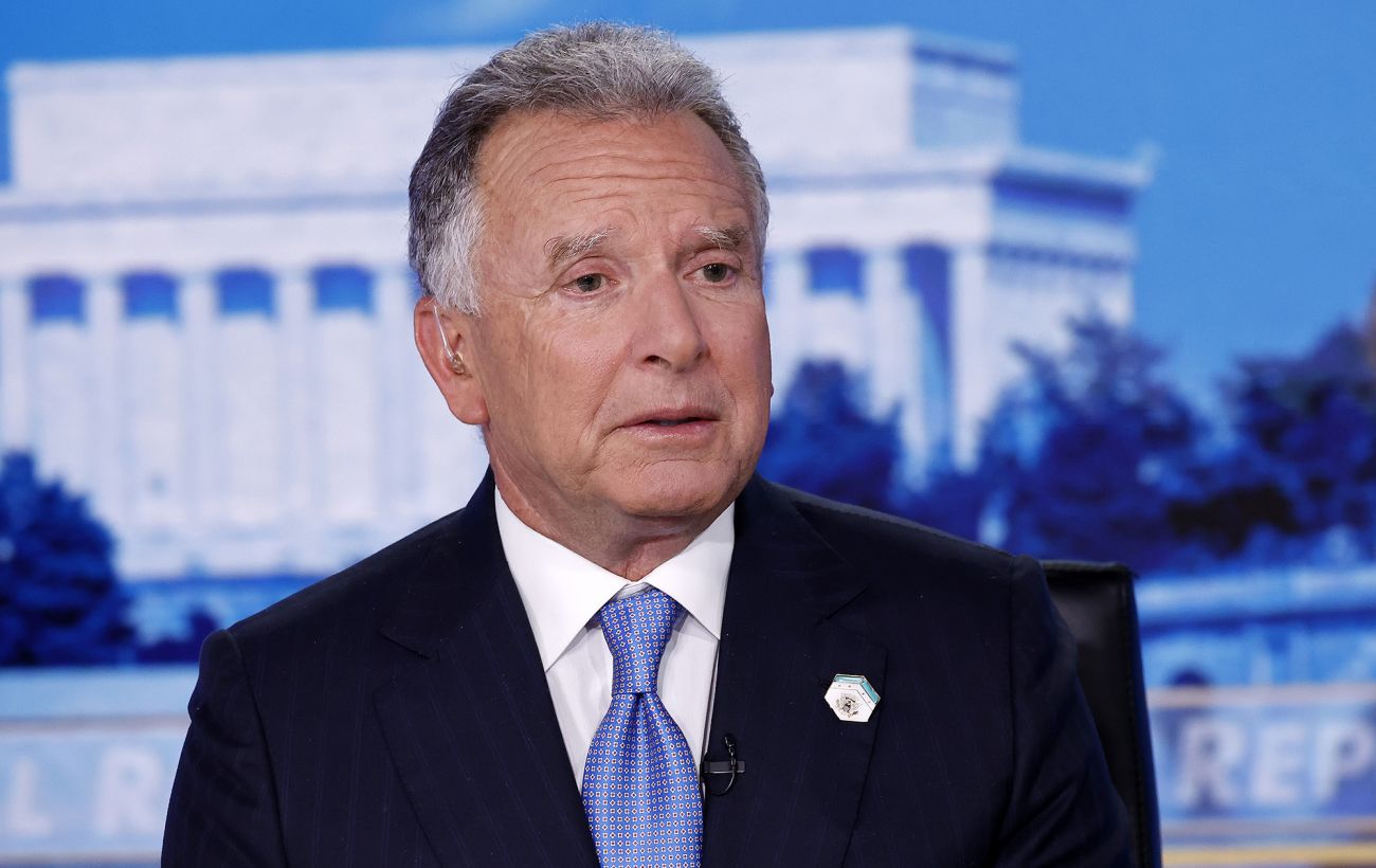 KİV: Uitkoffun olduğu təyyarə Əbu-Dabiyə enib