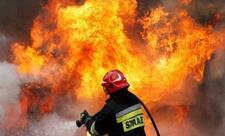 Sumqayıtda maşın təmiri sexi yanır