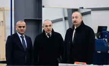 Prezident Sumqayıtda güzgü vərəqələrin istehsalı zavodunun açılışında iştirak edib