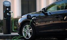 Aİ-də elektrik avtomobilləri ilk dəfə benzinliləri üstələdi