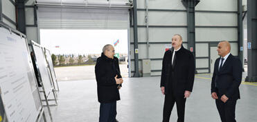 Prezident Sumqayıtda güzgü vərəqələrin istehsalı zavodunun açılışında iştirak edib