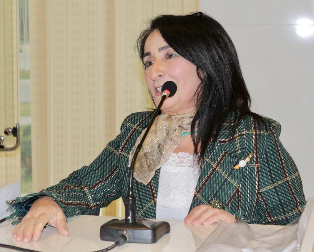 Gülnarə- nar çiçəyi və ya qırmızıyanaq qız...