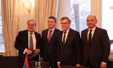 Almaniya XİN rəhbəri Azərbaycan və Ermənistan səfirləri ilə Cənubi Qafqazı müzakirə edib