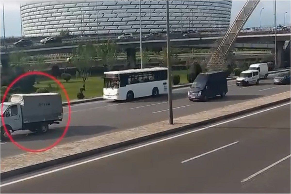 Ötən il 1889 nasaz avtomobil yolda qalıb, sıxlıq yaranıb