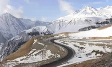 Gürcüstanı Rusiya ilə birləşdirən yol bağlanıb