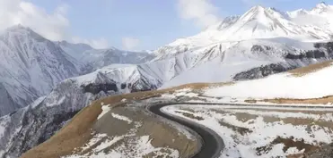 Gürcüstanı Rusiya ilə birləşdirən yol bağlanıb