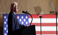 Tramp: ABŞ İran ətrafına Venesuelaya nisbətən daha böyük həcmdə qüvvələr cəmləşdirir