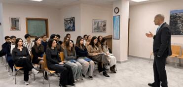 Universitet tələbələri İsrail səfirliyində olublar