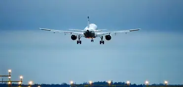 ABŞ Venesuelaya uçuşlarla bağlı qadağanı ləğv etdi