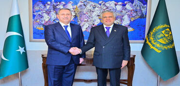 Xələf Xələfov Pakistan XİN rəhbəri ilə görüşüb