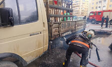 Sumqayıtda avtomobil yanıb - VİDEO