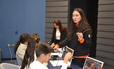 Gələcəyin robototexnikləri STEAM İnnovasiya Mərkəzində