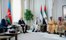 Prezident İlham Əliyev Əbu-Dabidə BƏƏ Prezidenti ilə görüşüb