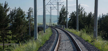 Ermənistan Rusiya ilə birgə Türkiyə və Azərbaycana gedən dəmir yollarını bərpa etməyə ümid edir