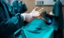 Həqiqətə uyğun olmayan reklamlarla xəstələri zərərçəkənə çevirən həkimlər: vahid data sistemi yaradılacaqmı? - ARAŞDIRMA