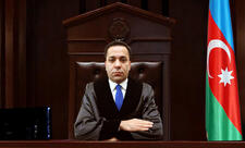 Rüşvət almaqda ittiham olunan sabiq hakim barədə qərar verilib