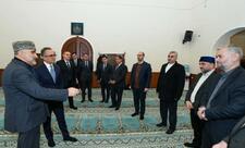 Dövlət Komitəsinin sədri Sumqayıtda dini ibadətgahları ziyarət edib