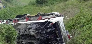 Nepalda avtobus uçuruma aşdı: 13 ölü, 34 yaralı