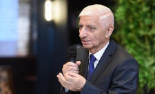 Ağdaşda məktəbə Xalq şairi Fikrət Qocanın adı verilib