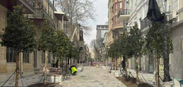 Paytaxtda piyada zonalarının yaradılması və geniş abadlıq-quruculuq işləri davam etdirilir