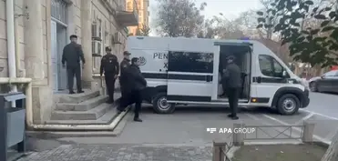 Şəhidlər xiyabanında qeyri-etik videolar çəkən əcnəbilərin şikayəti üzrə məhkəmə başlayıb