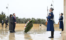 Səfirlik: Vensin Şəhidlər xiyabanını ziyarəti Azərbaycan xalqının göstərdiyi fədakarlıqlara hörmətin ifadəsidir