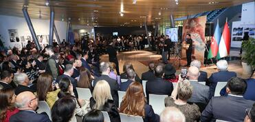 "Həqiqət çərçivəsindən kənar” adlı fərdi sərginin açılışı olub