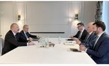 Prezident İlham Əliyev Münxendə “Oracle” korporasiyasının baş icraçı direktoru ilə görüşüb