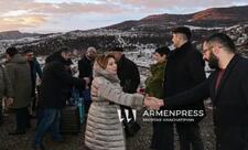 Azərbaycan nümayəndə heyəti "Sülh körpüsü" dəyirmi masasında iştirak etmək üçün Ermənistana gedib  - FOTO