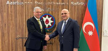 Ərşad Salehi Azərbaycan səfiri ilə görüşüb