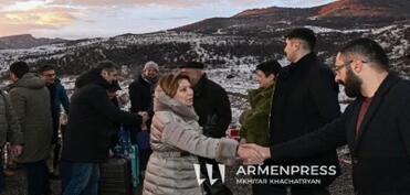 Azərbaycan nümayəndə heyəti "Sülh körpüsü" dəyirmi masasında iştirak etmək üçün Ermənistana gedib  - FOTO