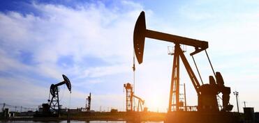 Əmtəə bazarlarında neft cüzi ucuzlaşıb