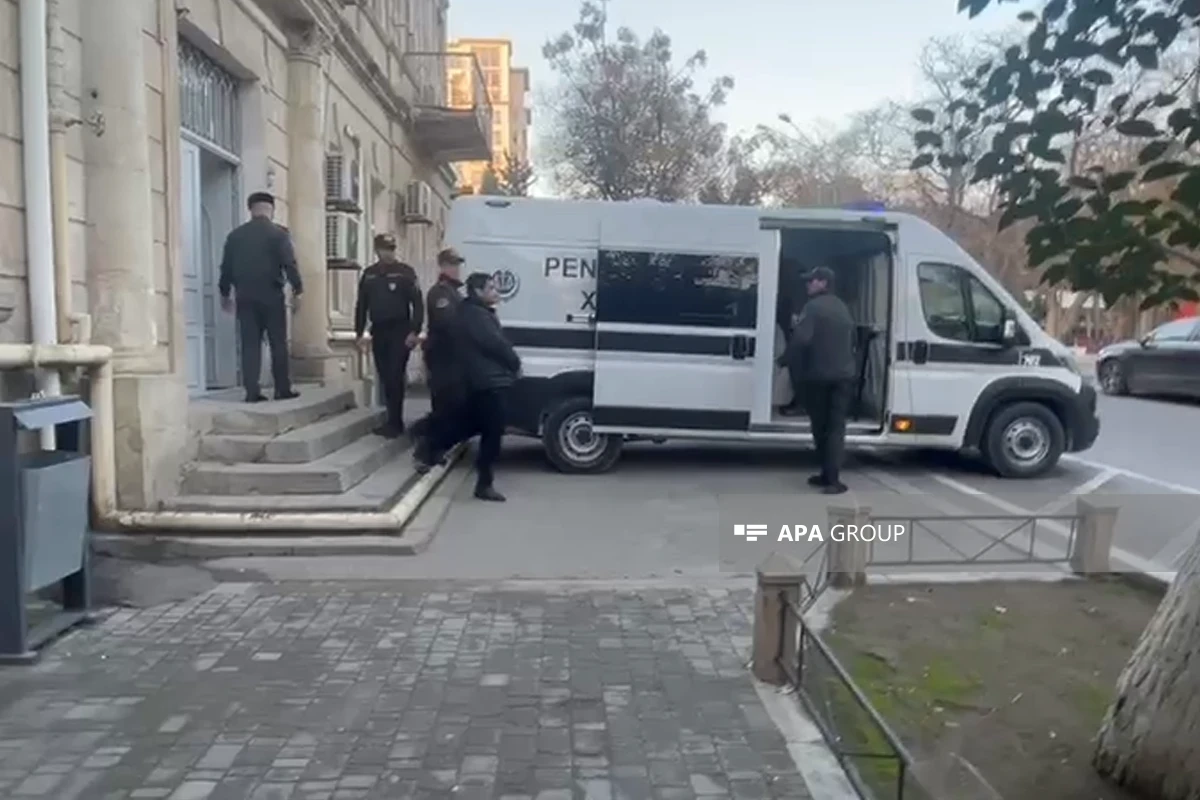 Şəhidlər xiyabanında qeyri-etik videolar çəkən əcnəbilərin cəzası 2 ildən 6 aya endirilib