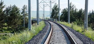 Apreldə Rəşt-Astara dəmir yolunun tikintisinə başlanılacaq