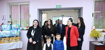 Leyla Əliyeva Tiranada uşaq evini və Universitet Xəstəxana Mərkəzini ziyarət edib