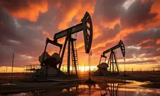 Dünya bazarlarında neftin bahalaşması davam edir