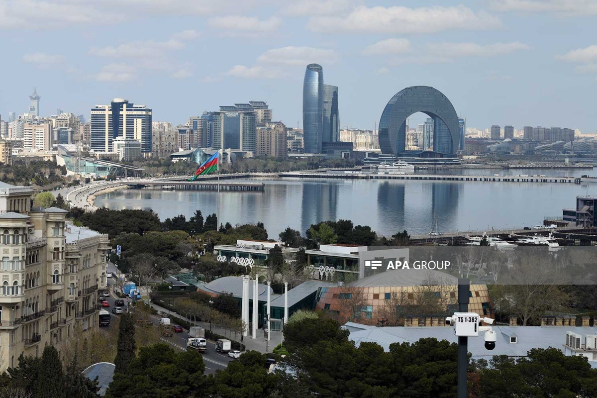 Bakıda 26 dərəcə isti olub, güclü külək zəifləyib - FAKTİKİ HAVA