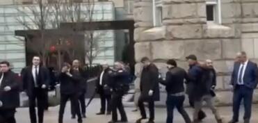 Azərbaycanın ABŞ-dakı səfirliyi: Etirazçılar Prezident avtomobilinə yönəlik hücum aktları həyata keçiriblər