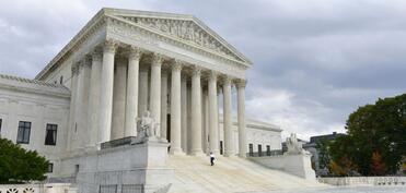 ABŞ Ali Məhkəməsi Trampın gömrük tarifləri bağlı qərarlarını əsassız sayıb