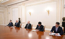 Prezident İlham Əliyev İranın yol və şəhərsalma nazirinin başçılıq etdiyi nümayəndə heyətini qəbul edib