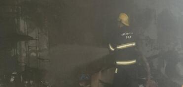 Bakıda gül mağazasında partlayış olub - VİDEO