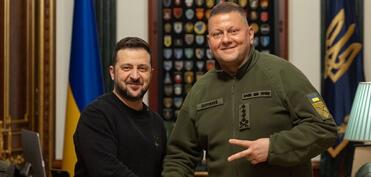 Zelenski sabiq baş komandan Zalujnıya cavab verib: O, çox pis hərəkət edib