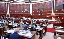 Milli Məclisdə Xocalı qurbanlarının xatirəsi anılıb